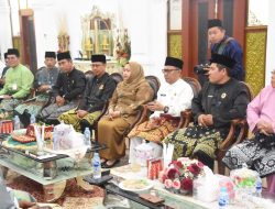 Bupati Kasmarni Terima Undangan Prosesi Buka Lawang dari LAMR Bengkalis