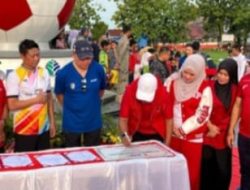H. Zukri, SM. MM Resmikan Lapangan Bola Mini Soccer Pangkalan Kerinci Bersama Wakil Bupati