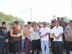 H. Zukri, SM, MM Bersama Forkompinda Pelalawan Lepas Bantuan Bencana 3 Provinsi