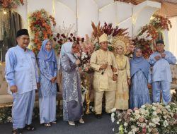 Hadiri Resepsi Pernikahan M. Riyad dan Ella di Desa Kuok, Wakil Bupati Kampar Dr. Hj. Misharti ;   Jadi Keluarga Sakinah, Mawaddah dan Warahmah