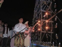 Wawako Apresiasi Festival Lampu Colok di Kecamatan Bukit Raya